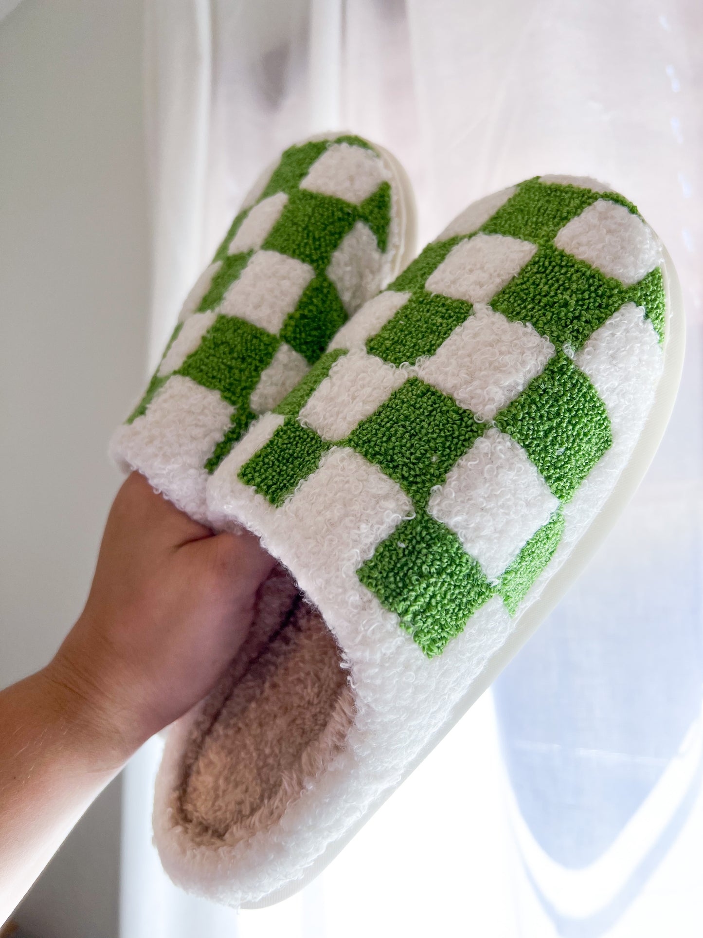 checkered slippers (green or black)